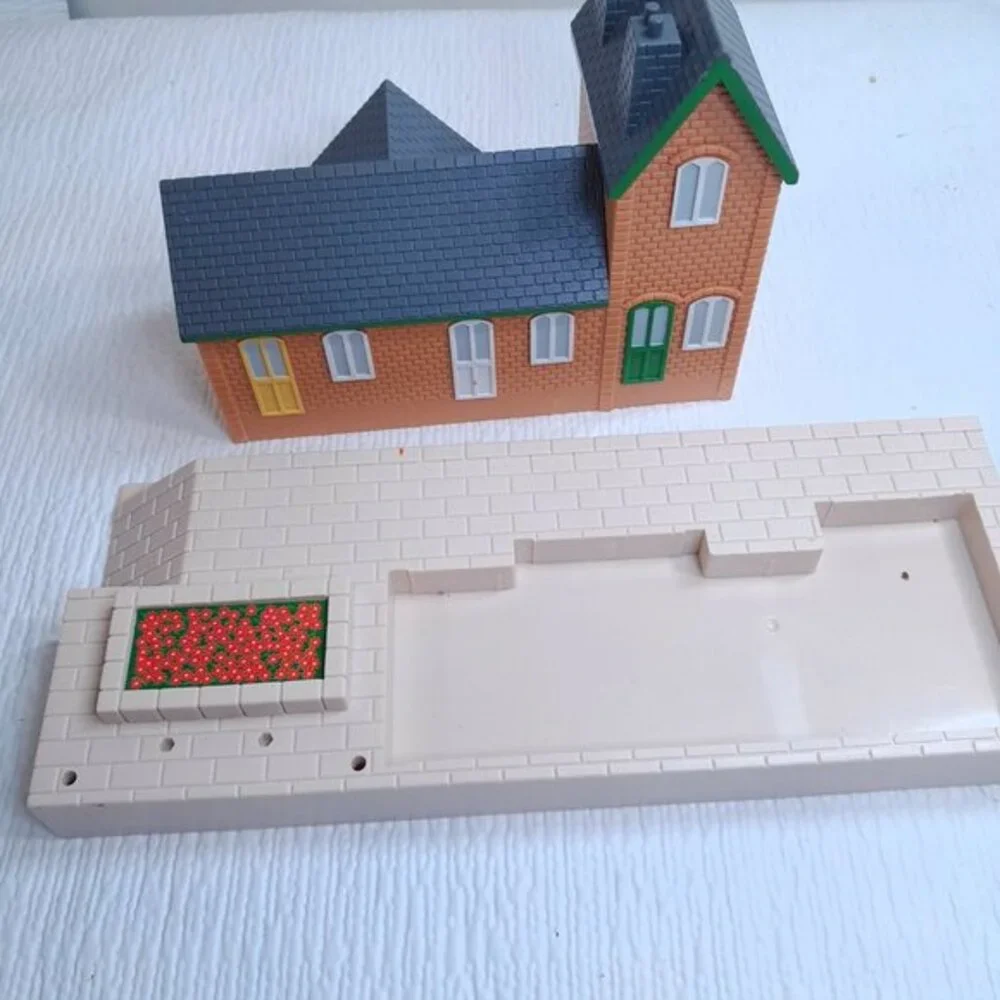 Thomas the Train Friends Maithwaite Station Building trackmaster motorized track